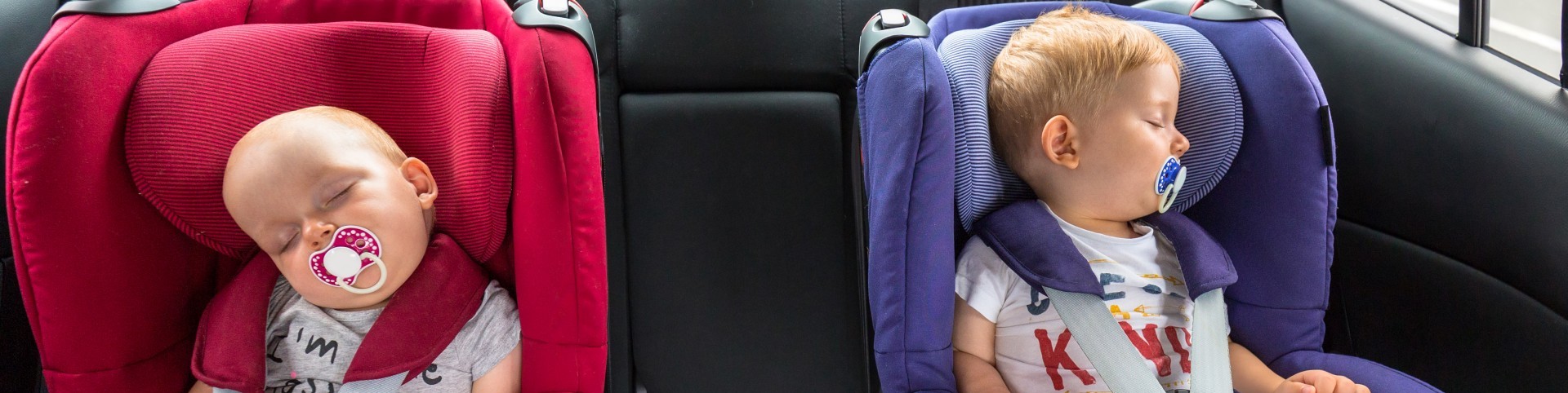 Kinderzitje en stoelverhoger op vakantie